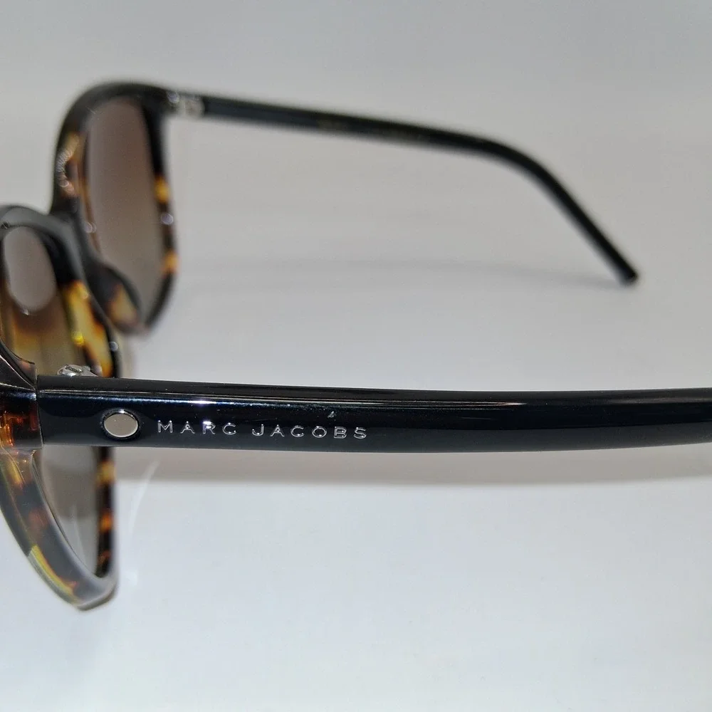 Marc Jacobs THE MARC JACOBS Women's Cat Eye Sunglasses Black Tinted w/ Case